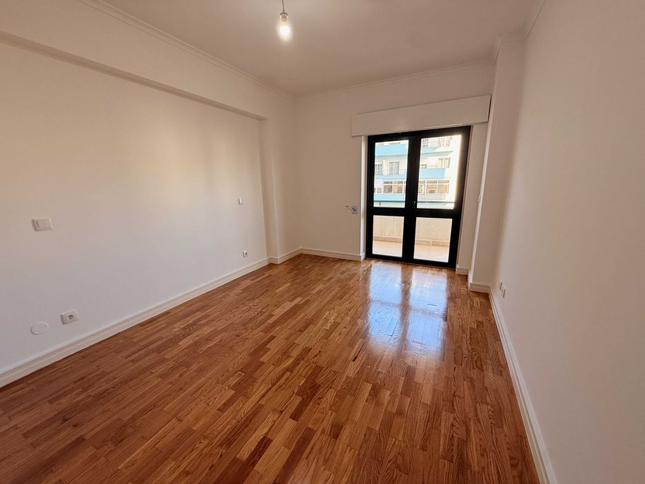 T1 Laranjeiras c/Garagem e Arrecadação - Junto Metro