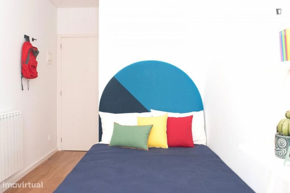 Quarto - localizado em Lumiar Lisbon