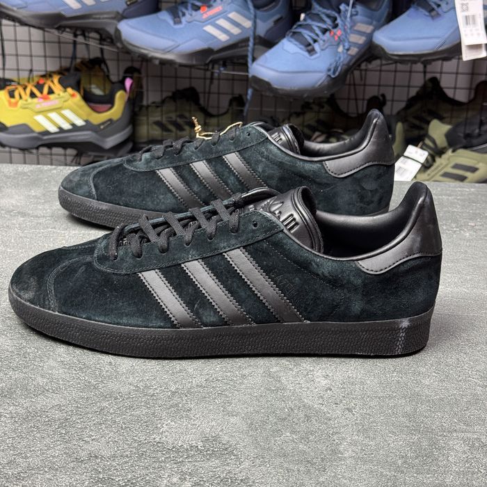ОРИГІНАЛ 100% 46р. Темні чоловічі кросівки Adidas Gazelle GQ2809