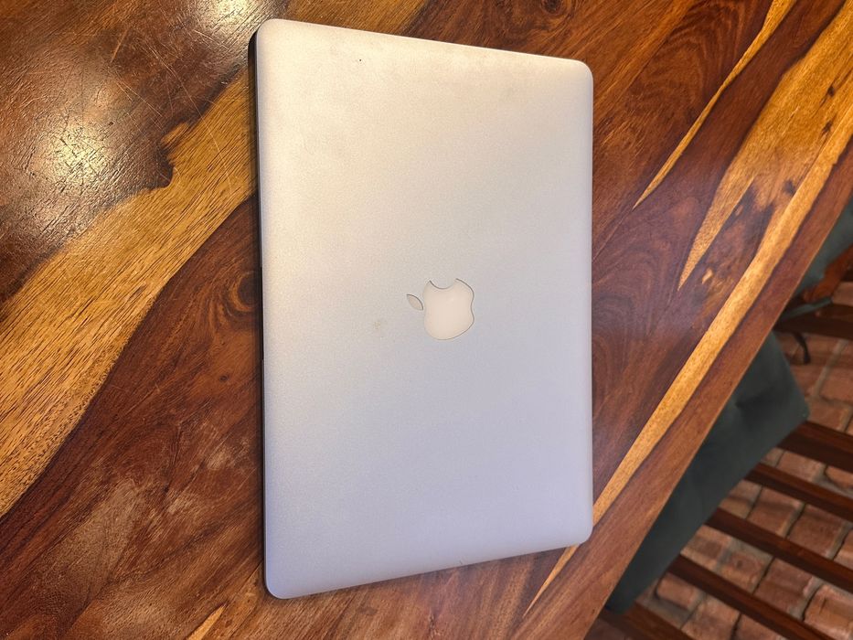 Apple MacBook Air 13” A1466 (2017) / i5 / 8GB RAM / 128GB SSD