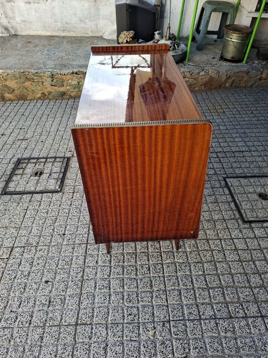 Móvel muito antigo como novo vintage