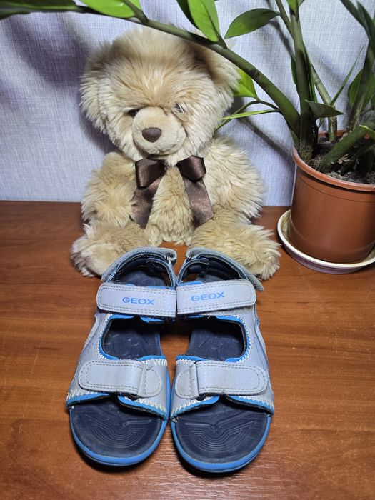 Босоножки, сандали, сандалии на мальчика Geox. Р. 27, стелька 17 см.