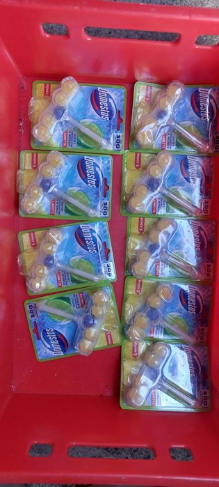Ariel kapsulki Domestos Kostki