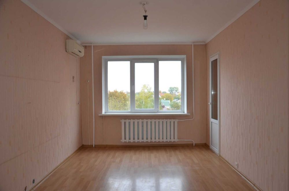 Простора трикімнатна квартира. Можна є-відновлення