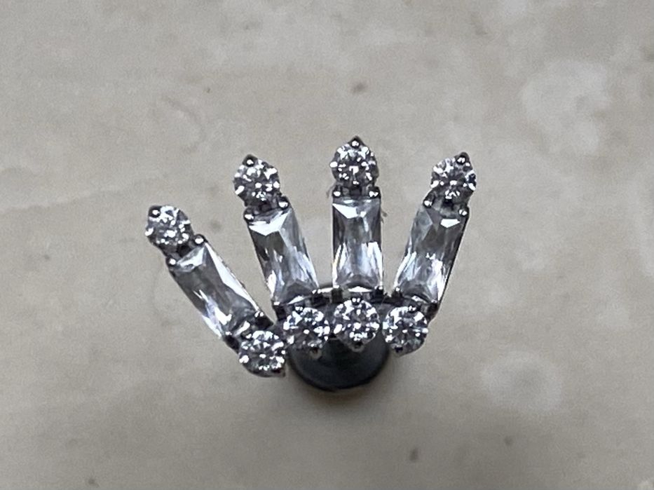 Labret 8 mm piękny kolczyk unisex piercing 16 G tytan