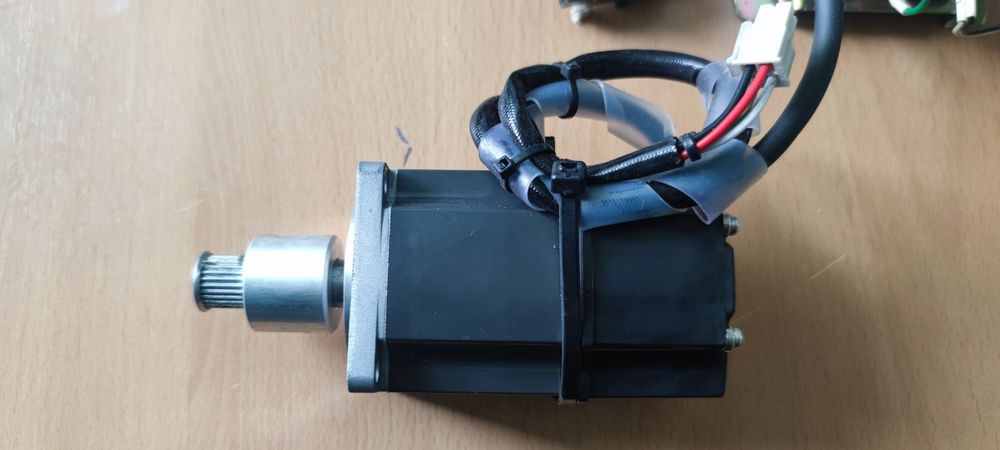 Servomotor + drivers