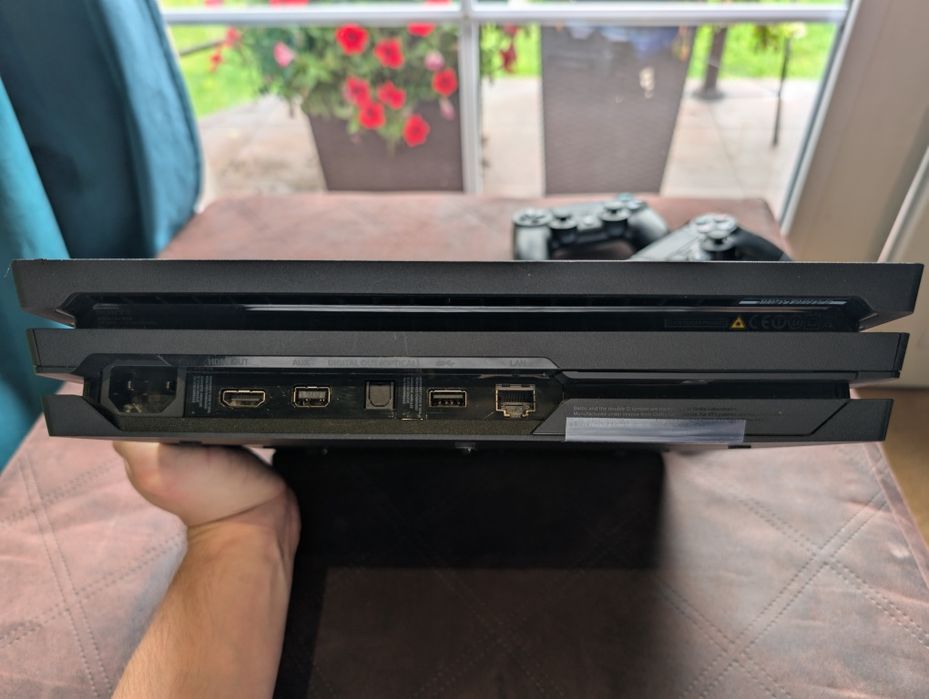 PS4 Pro Stan bardzo dobry