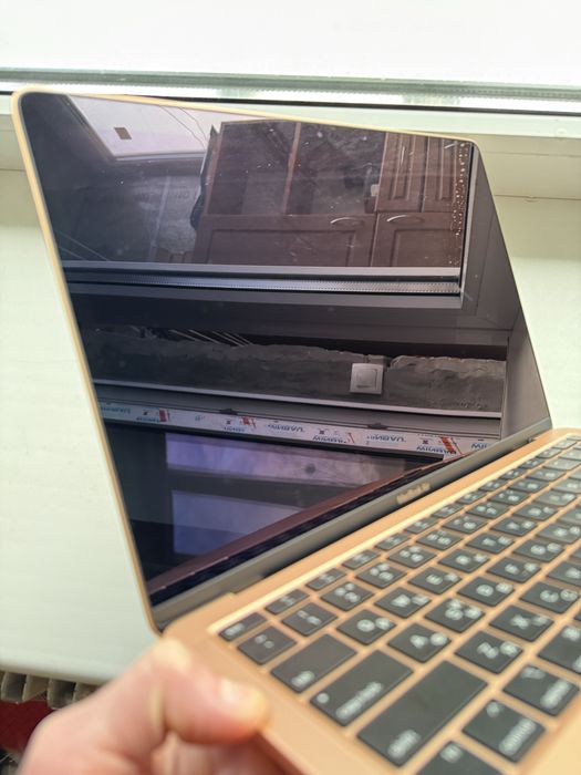 MacBook air m1/8-256