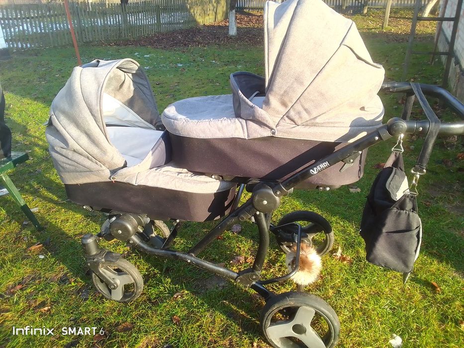 Каляска для двійнят