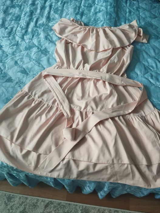 Продам плаття  персикового кольору розмір 50