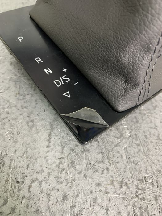 Ручка акпп з чохлом Skoda Superb 3 Laurin & Klement 3V1-713-123-G