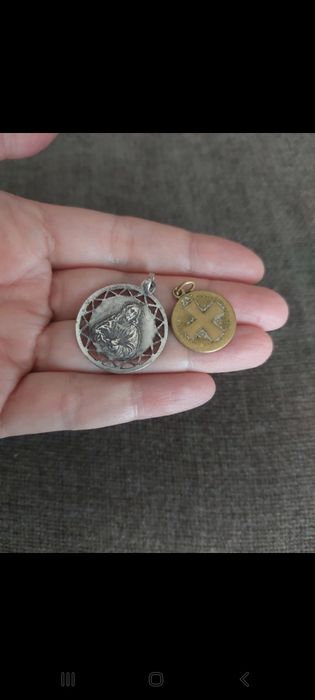 Par de medalhas antigas