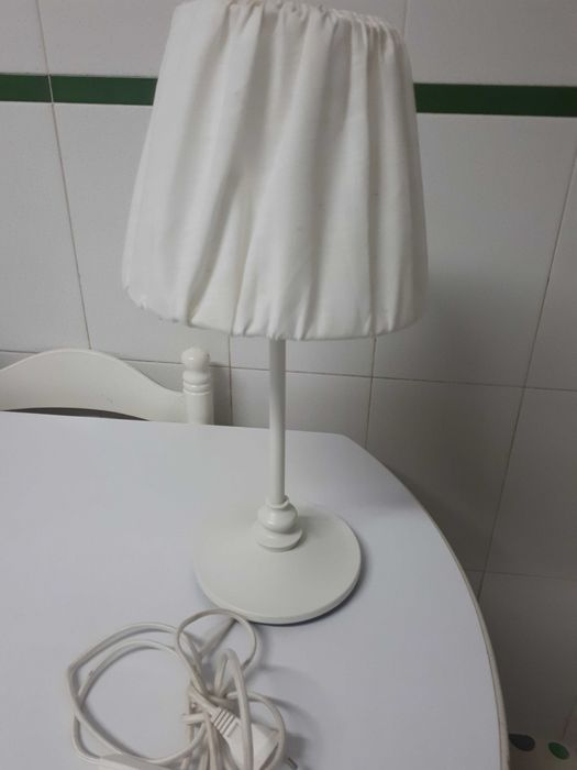 Candeeiro branco de tecido