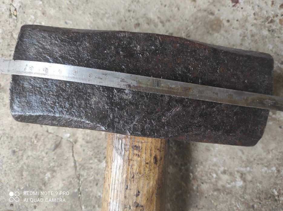 Молот      Кувалда. - 6 кг.