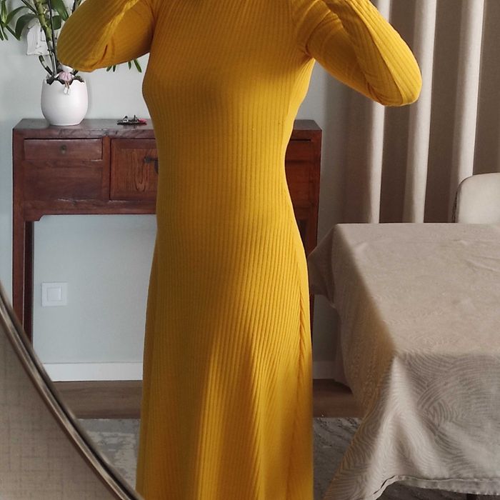 Vestido amarelo Zara