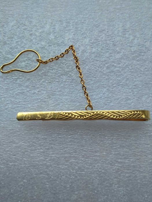 Alfinete travessão de gravata em prata dourada