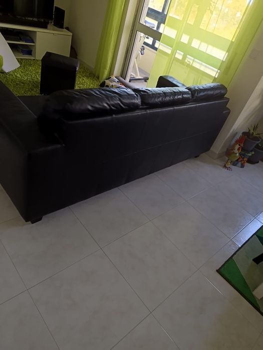 Sofá em pele IKEA