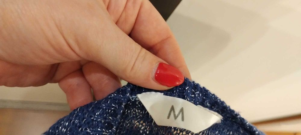 Niebieski sweter damski M melanż błyszcząca nitka casual basic