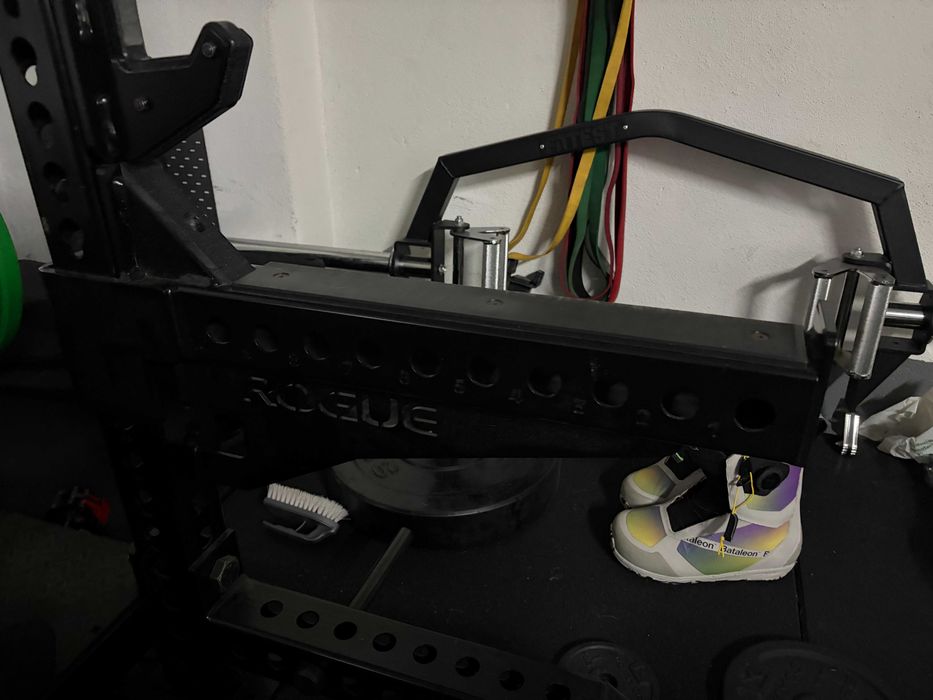 Rogue Monster Rhino + Rack c/acessórios