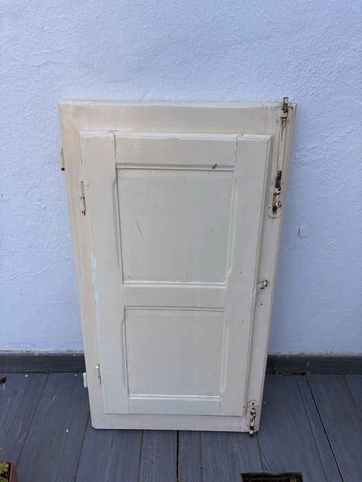 Janela em madeira maciça vintage, com postigo e vidro texturizado [45x83 cm]