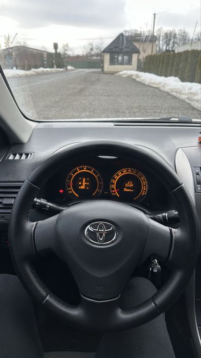 Toyota Corolla 2008, 1.6 газ/бензин.