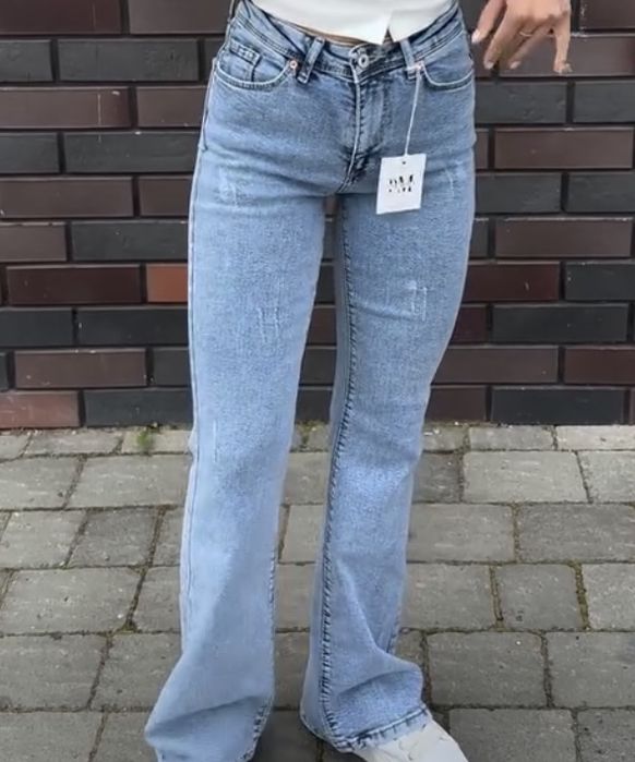 Блакитні джинси кльош