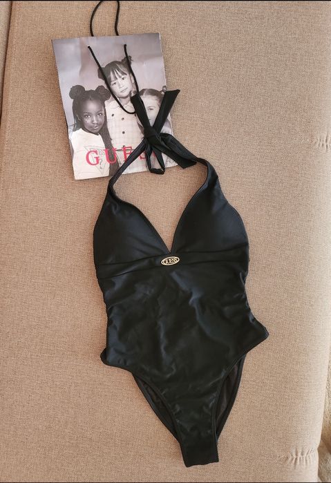 Стильний купальник Guess,розмір s.Новий.