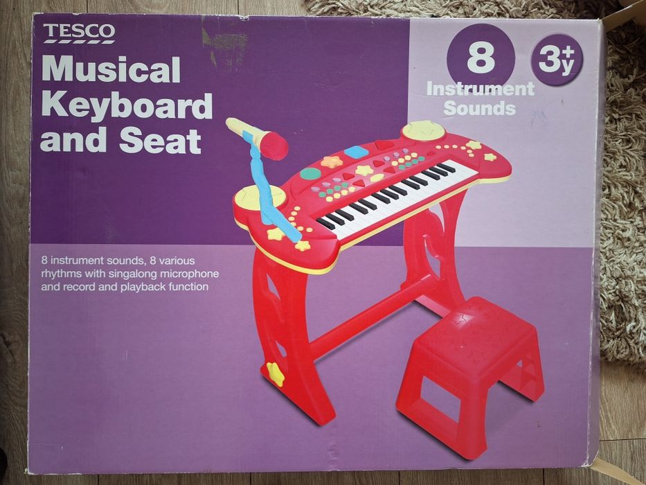 Keyboard z krzesełkiem