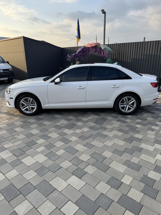 Audi A4 B9 2017 | 2.0 TFSI 190 к.с. | S-tronic