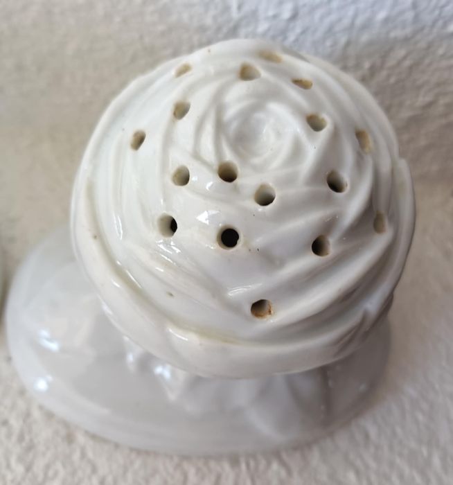 Par paliteiros rosa porcelana Vista Alegre azul 1870.1880