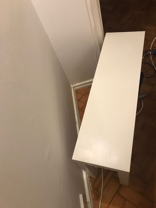 Aparador pequeno de TV