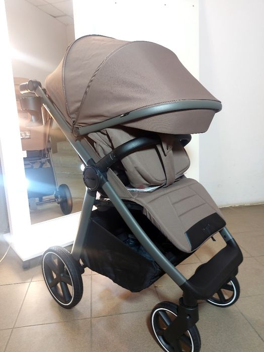 Коляска CARRELLO bravo DELUX модель 2025 року ШОУРУМ