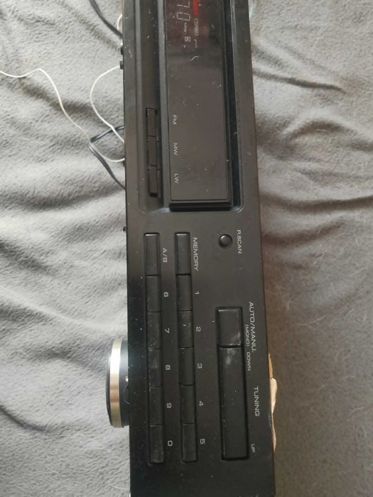Tuner cyfrowy / KENWOOD model KT-1020L AM/FM Stereo Quartz Synthesizer Tuner