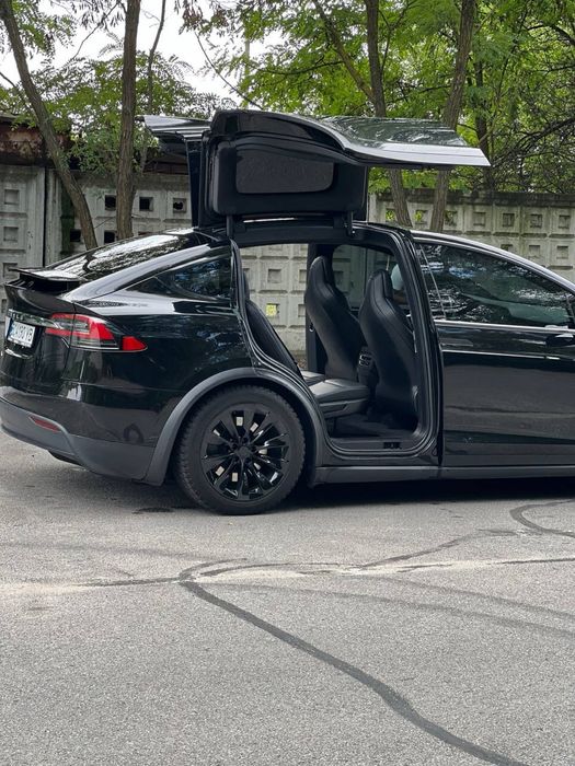 Tesla model X 90D . Тесла модел Х . В доброму стані !