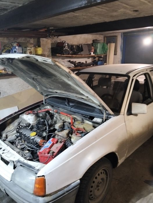 Опель кадет 1.3 не на ходу