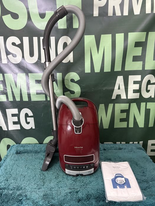 Пилосос Miele Complete C3