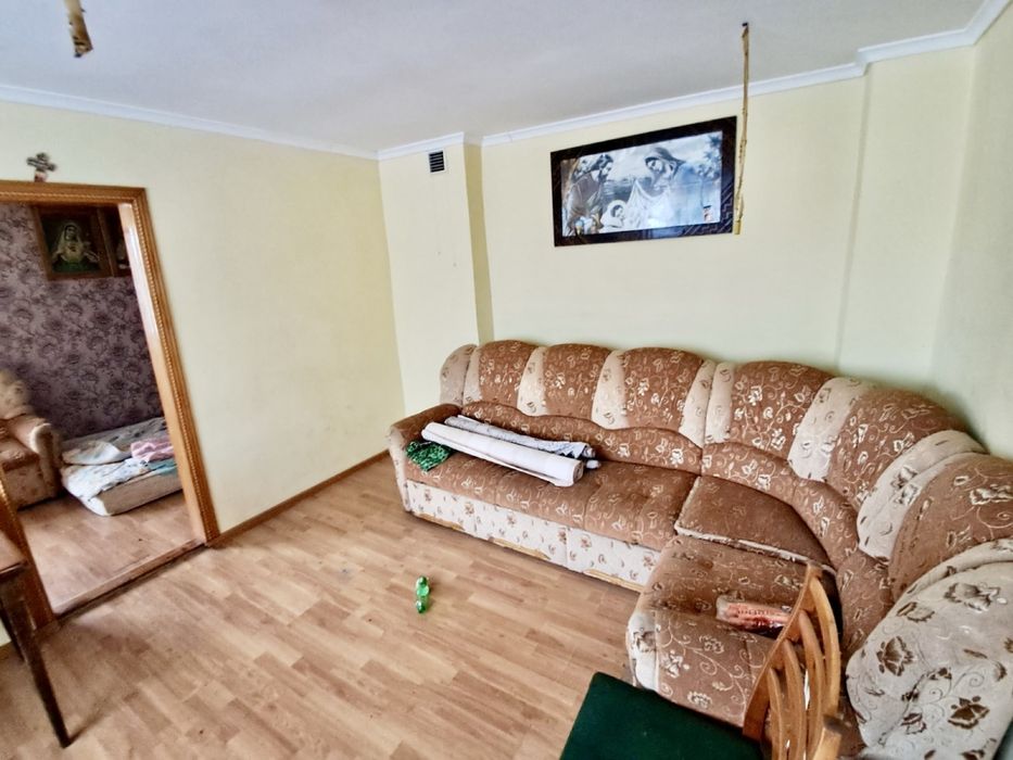 Продається 2-кімнатна квартира. Чортків