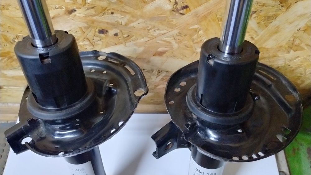 Продам стійкі Сакс орігінал Германия Skoda Octavia a7  пробіг 40 тис