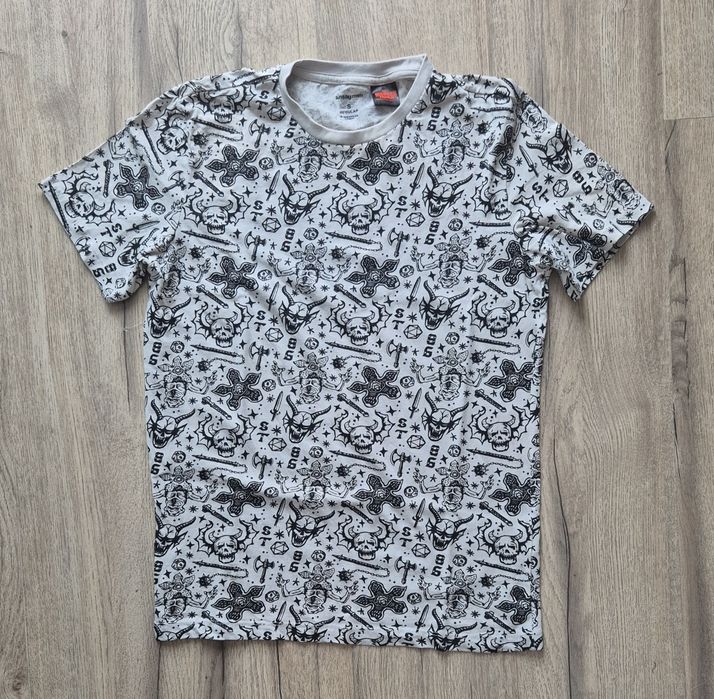 Sinsay t-shirt męski stranger things S
Ubrany raz