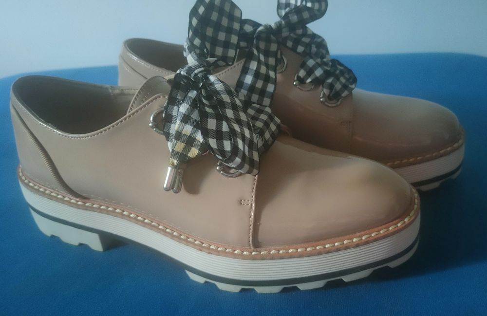Zara. Piękne buty. Piękne wiązanie