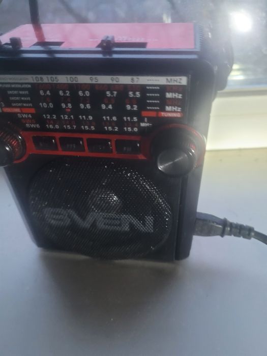 Радиоприемник торговой марки Sven SRP355.