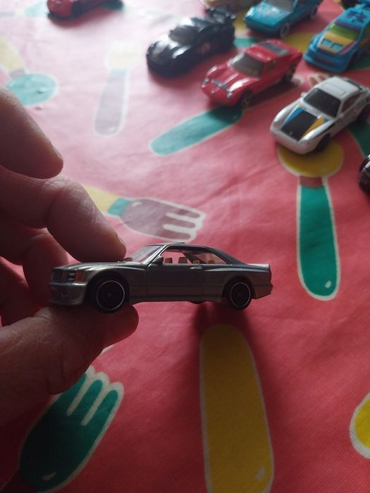 Hot wheels vários