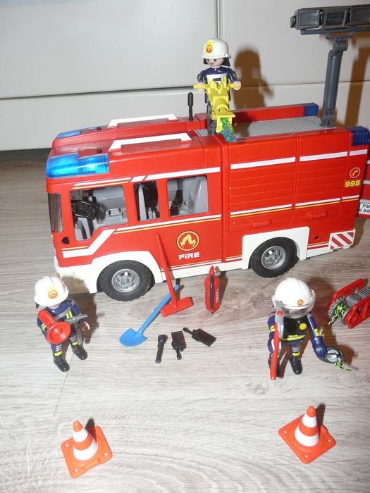 Playmobil wóz strażacki