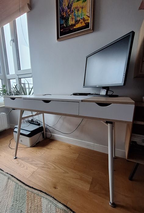 Duże, wygodne biurko