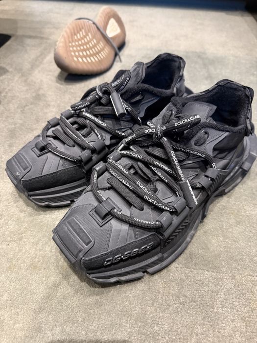 Set butow 2 Prada , Yeezy , Dolce Gabbana , Off White Y-3