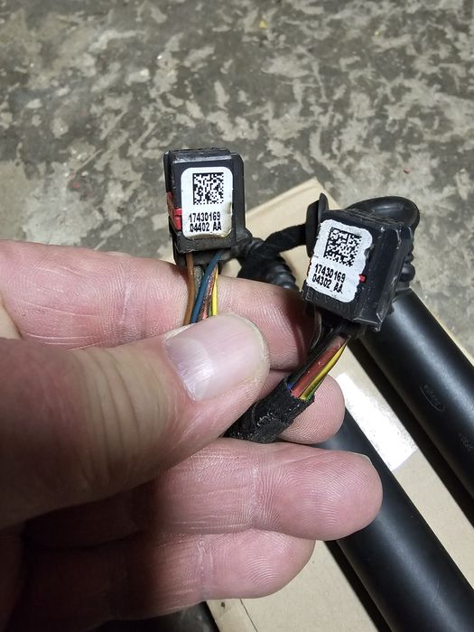 Siłowniki Amortyzatory Seat Ateca klapa tył