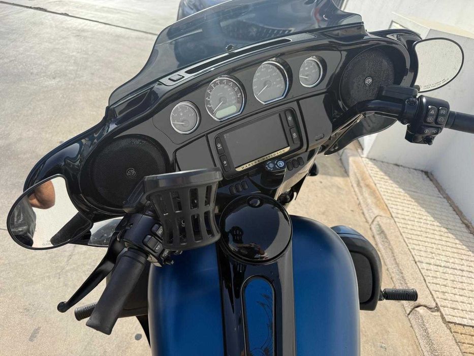 Harley-Davidson Street Glide Edicao Limitada  115º Aniversário (ano 2018) com 43.674 km,