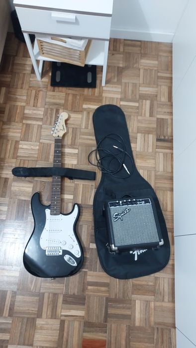 Guitarra Squier Fender com Amplificador!