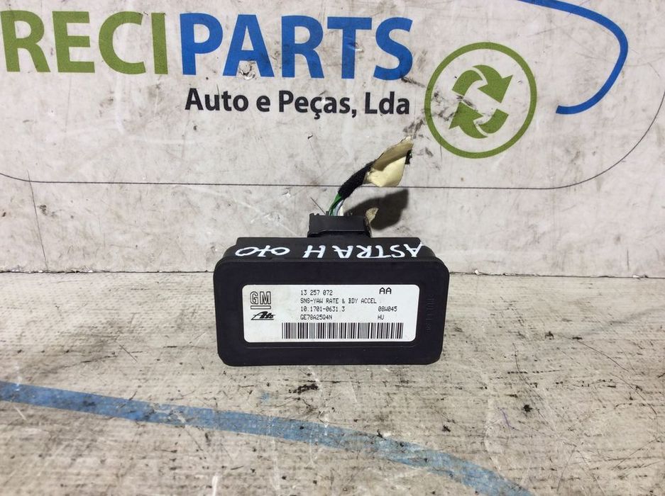 Sensor do ESP Opel Astra H Ref. 13257072