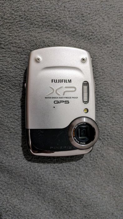 Tem que vir aqui. É um local público.